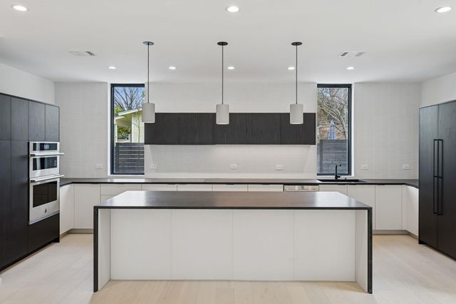 3007 Locke LN, Austin, TX 78704
