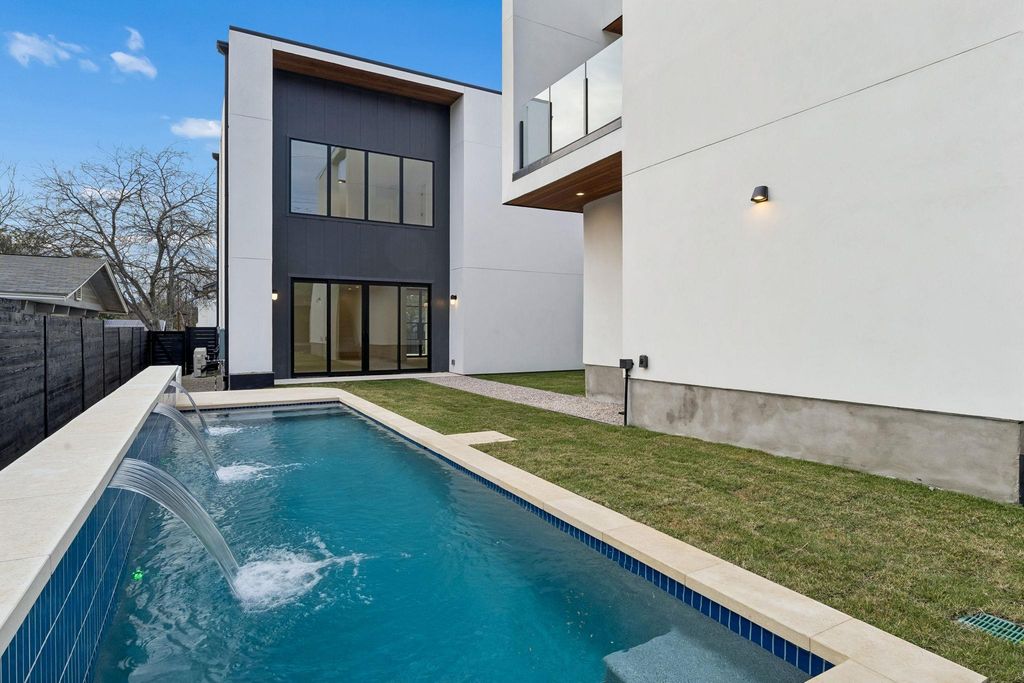 3007 Locke LN, Austin, TX 78704