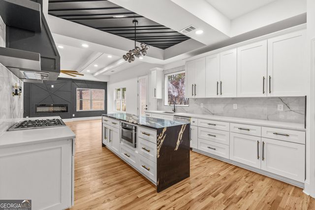 429 Saint Surrey Way, Ellenwood, GA 30294