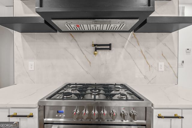 429 Saint Surrey Way, Ellenwood, GA 30294