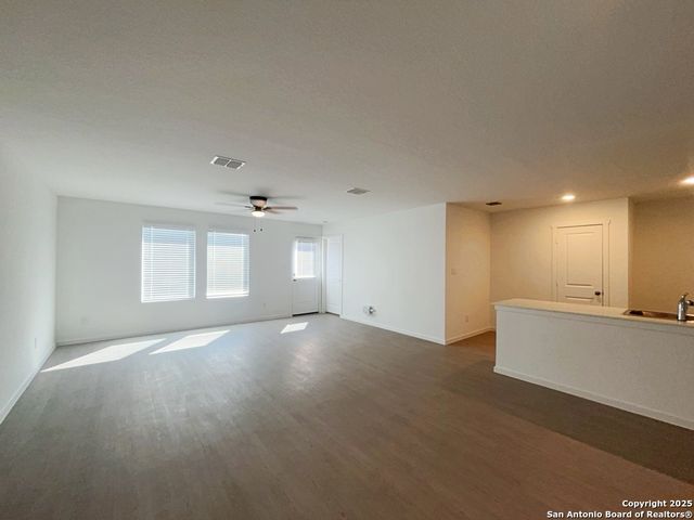 3402 Gingham Point, Converse, TX 78109