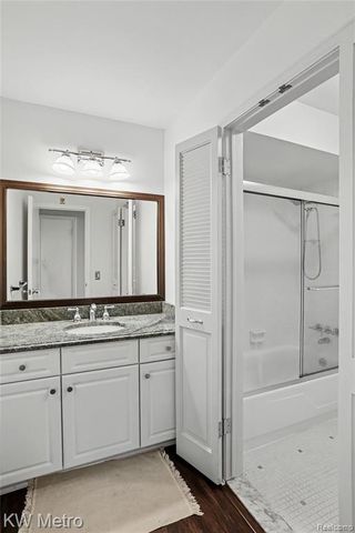 2471 Mulberry Square 15, Bloomfield Hills, MI 48302