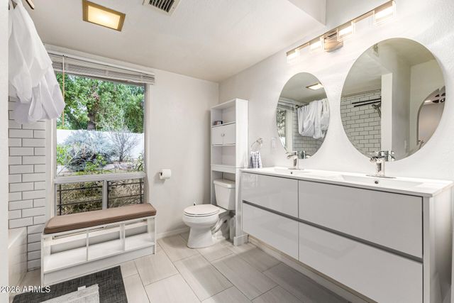 7560 E GOLD DUST Avenue, Scottsdale, AZ 85258