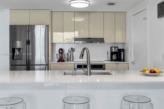 9055 SW 73rd Ct 1205, Miami, FL 33156