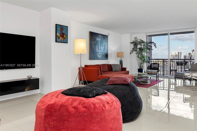 9055 SW 73rd Ct 1205, Miami, FL 33156