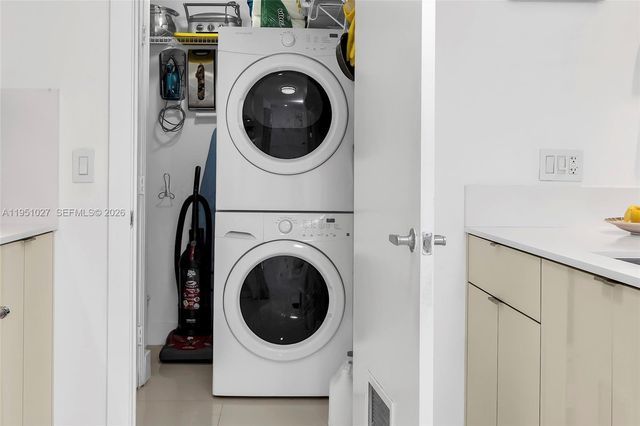 9055 SW 73rd Ct 1205, Miami, FL 33156