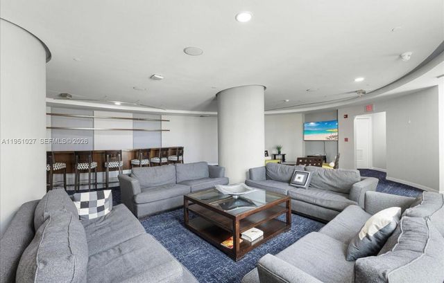 9055 SW 73rd Ct 1205, Miami, FL 33156