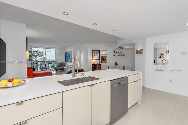 9055 SW 73rd Ct 1205, Miami, FL 33156