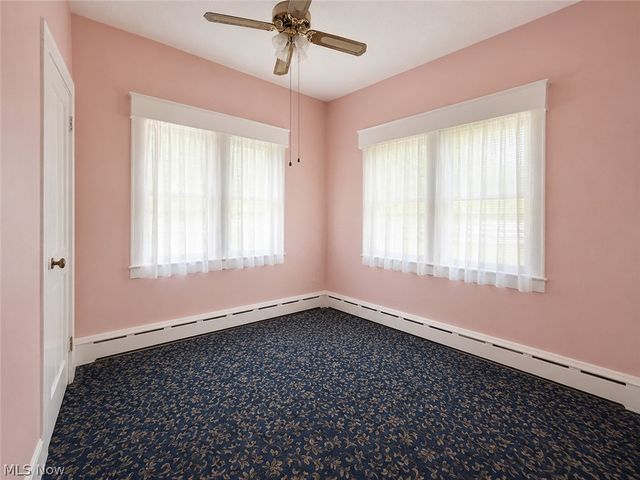578 SE Oak Knoll Avenue SE, Warren, OH 44483