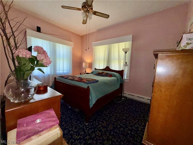 578 SE Oak Knoll Avenue SE, Warren, OH 44483