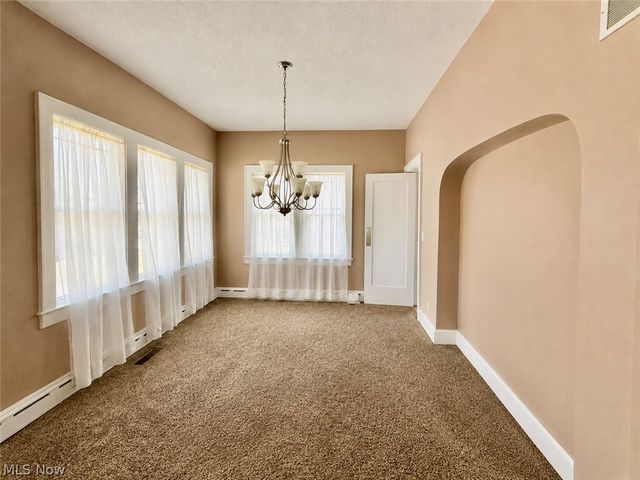 578 SE Oak Knoll Avenue SE, Warren, OH 44483