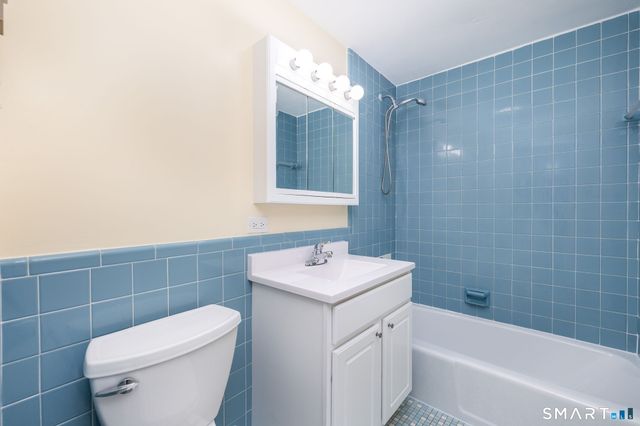 117 Shadow Lane APT B1, West Hartford, CT 06110