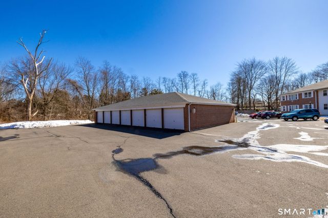 117 Shadow Lane APT B1, West Hartford, CT 06110