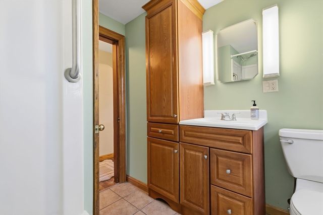 9-A Veterans Memorial Dr, Peabody, MA 01960