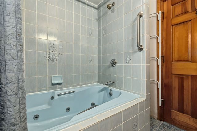 9-A Veterans Memorial Dr, Peabody, MA 01960