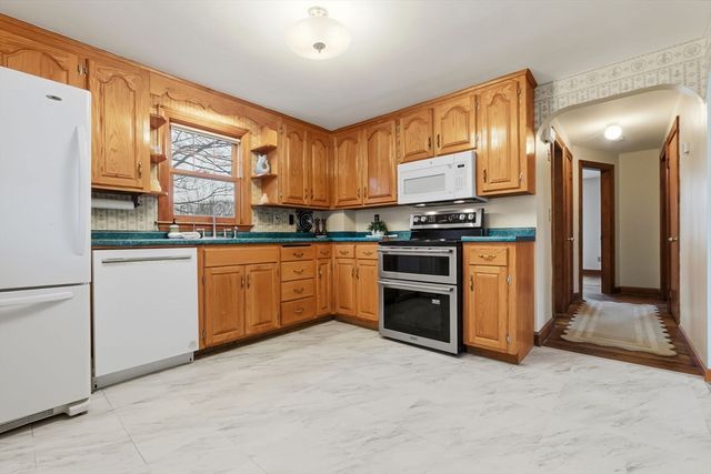 9-A Veterans Memorial Dr, Peabody, MA 01960