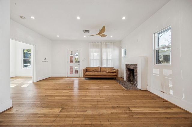 1624 Branard Street, Houston, TX 77006