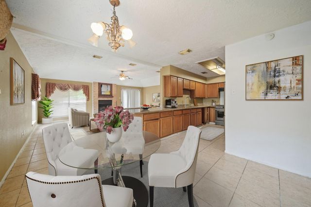 2314 Buttonhill Drive, Missouri City, TX 77489