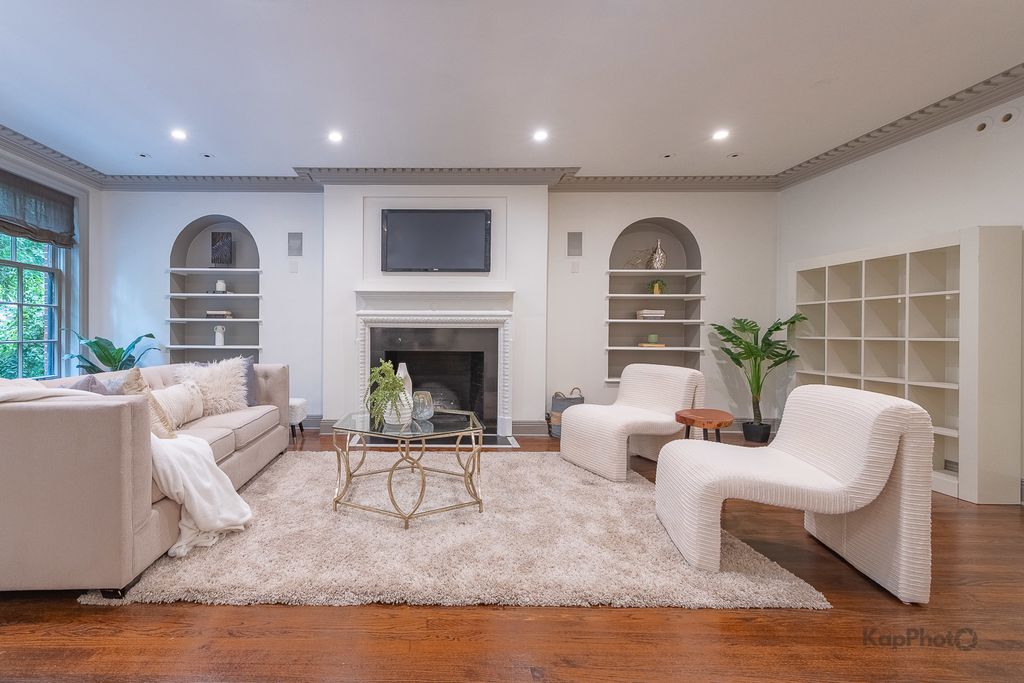 24 E Scott Street 2, Chicago, IL 60610 — photo 2