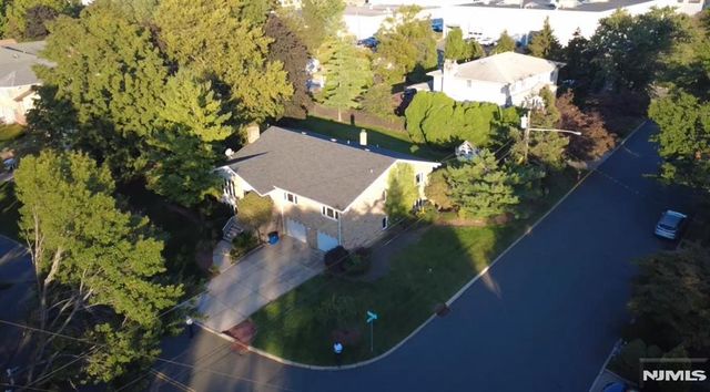 45 Center Street, Englewood Cliffs, NJ 07632