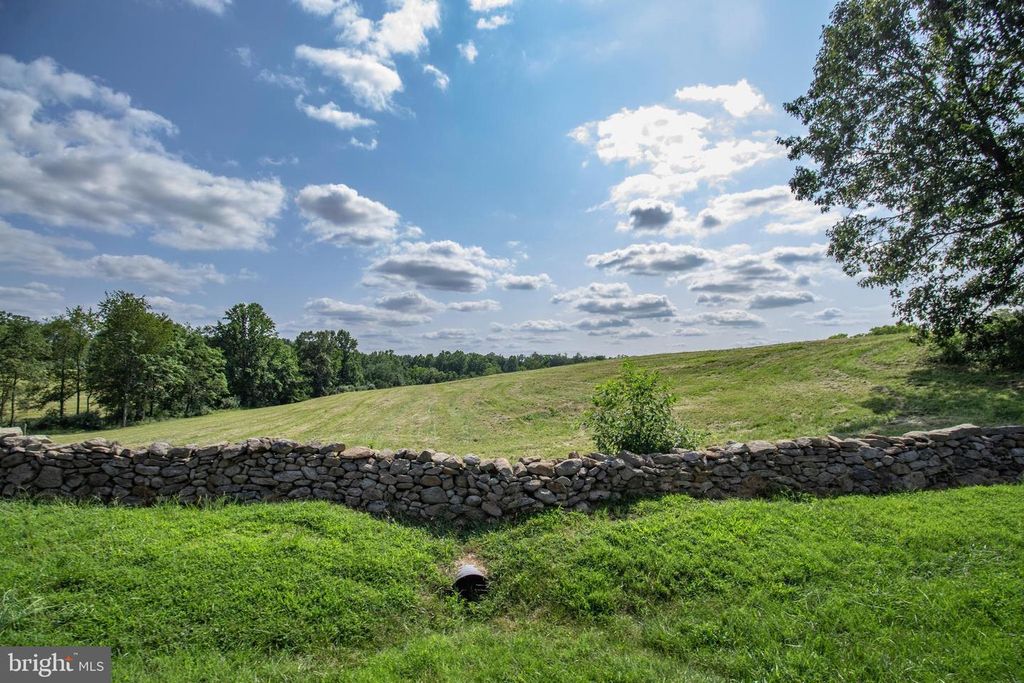 CLARENDON FARM DR, Marshall, VA 20115