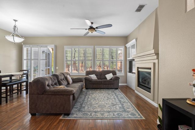 9293 Fox Springs Way, Elk Grove, CA 95624