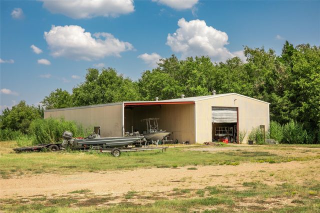 20 Red Tip LN, Brenham, TX 77833