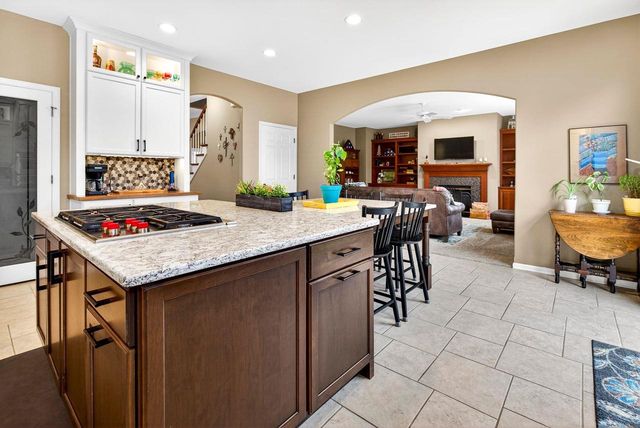 325 E STRATFORD LANE, Appleton, WI 54913