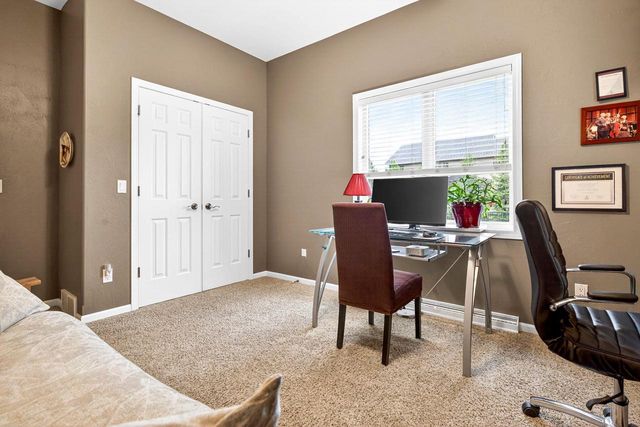 325 E STRATFORD LANE, Appleton, WI 54913