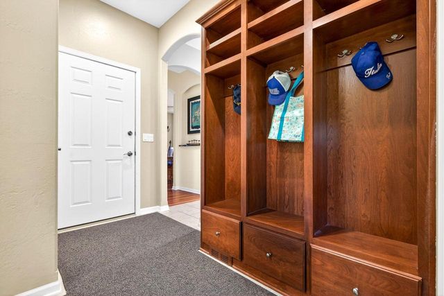 325 E STRATFORD LANE, Appleton, WI 54913