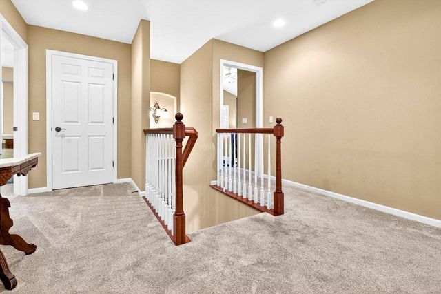 325 E STRATFORD LANE, Appleton, WI 54913