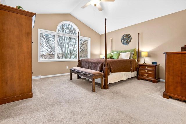 325 E STRATFORD LANE, Appleton, WI 54913
