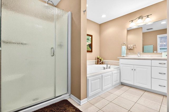 325 E STRATFORD LANE, Appleton, WI 54913