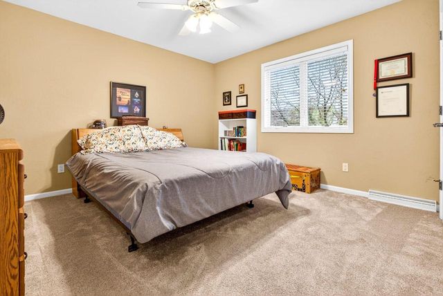325 E STRATFORD LANE, Appleton, WI 54913