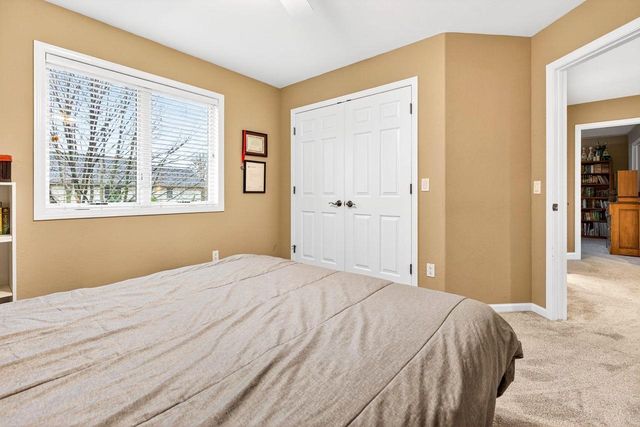 325 E STRATFORD LANE, Appleton, WI 54913