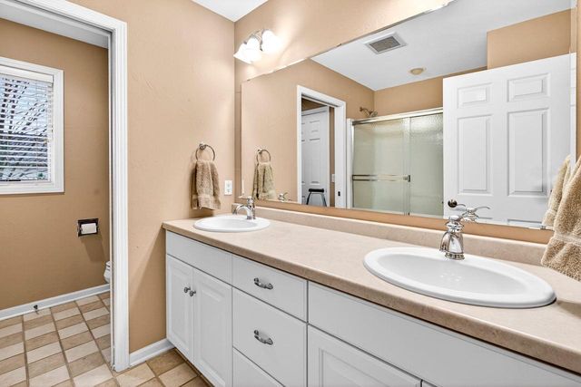 325 E STRATFORD LANE, Appleton, WI 54913