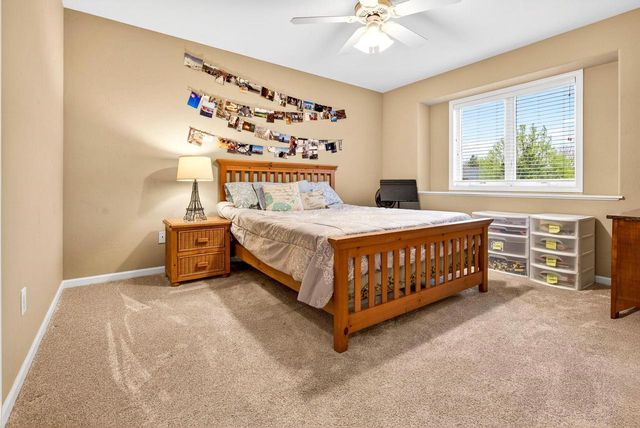 325 E STRATFORD LANE, Appleton, WI 54913
