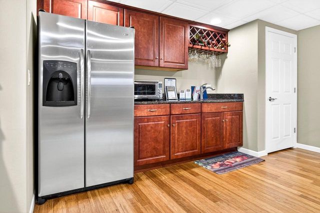 325 E STRATFORD LANE, Appleton, WI 54913
