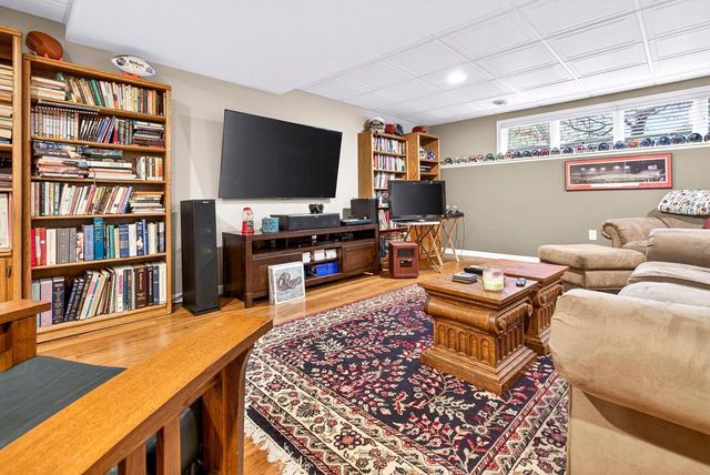 325 E STRATFORD LANE, Appleton, WI 54913