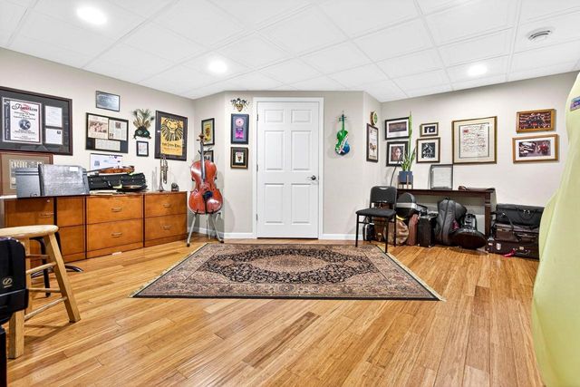 325 E STRATFORD LANE, Appleton, WI 54913