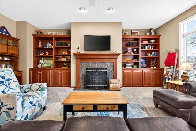 325 E STRATFORD LANE, Appleton, WI 54913