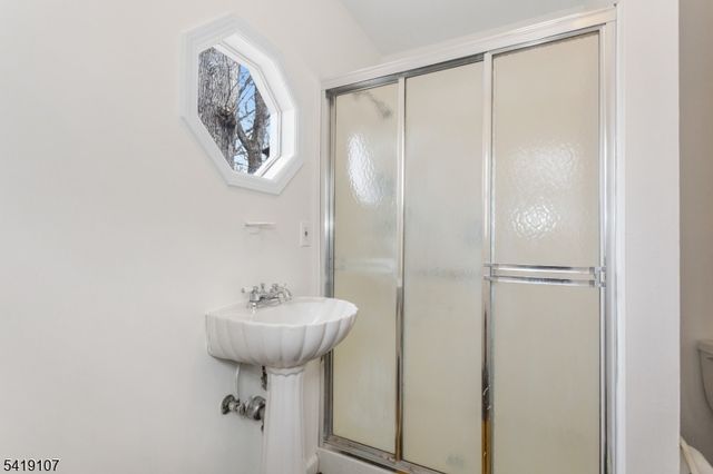 6 Partridge Trl, Kinnelon Boro, NJ 07405