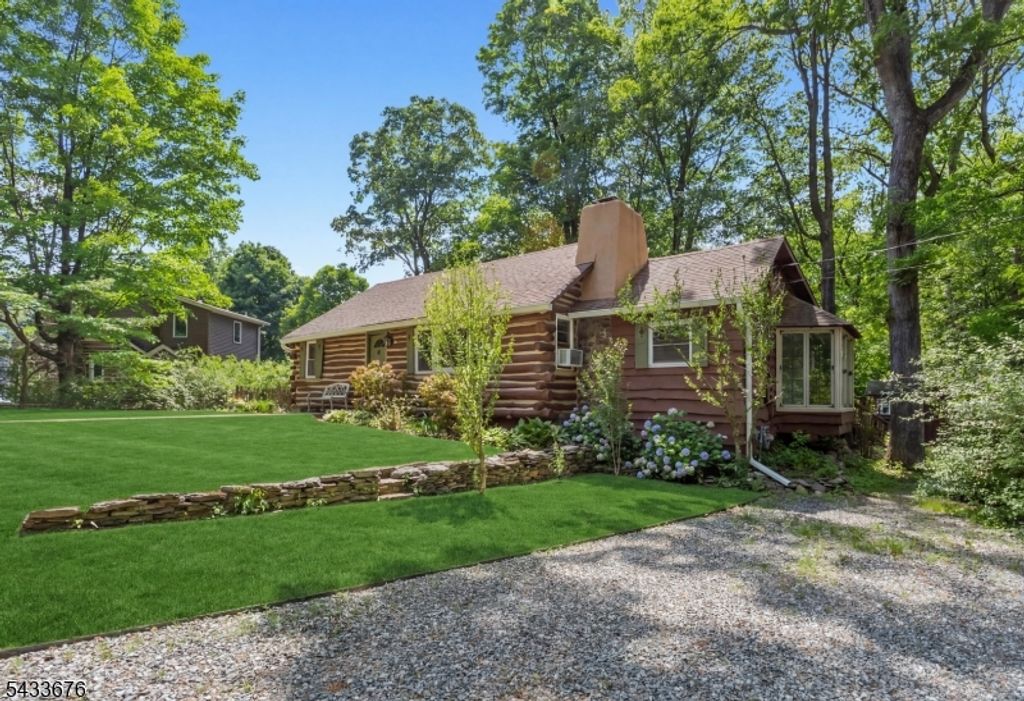 6 Partridge Trl, Kinnelon Boro, NJ 07405