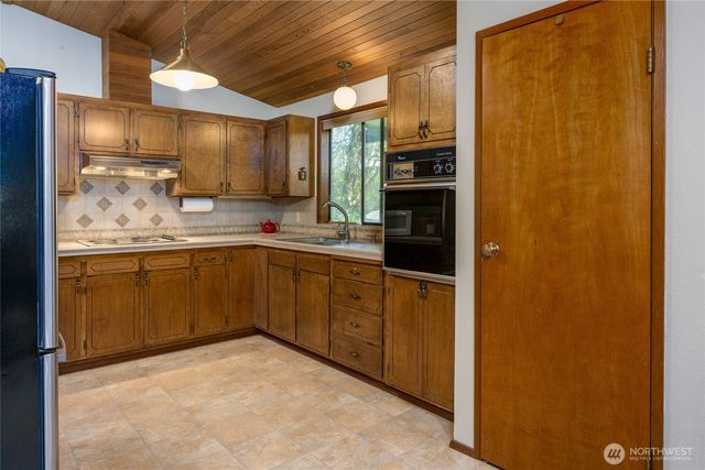 108 Towhee Lane, Lopez Island, WA 98261