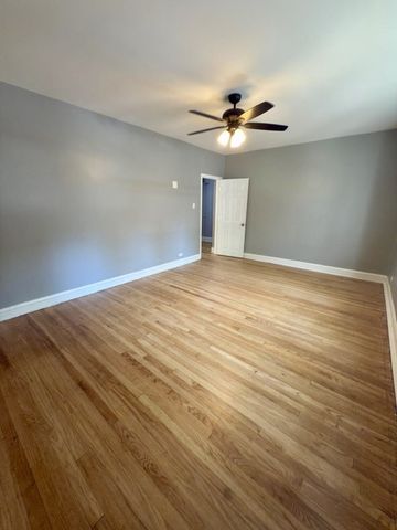 6215 N Washtenaw Avenue, Chicago, IL 60659