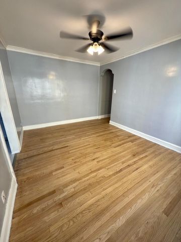 6215 N Washtenaw Avenue, Chicago, IL 60659