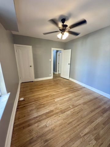 6215 N Washtenaw Avenue, Chicago, IL 60659