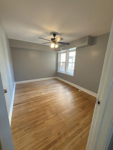 6215 N Washtenaw Avenue, Chicago, IL 60659