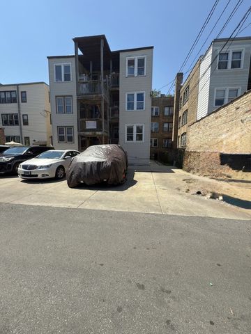 6215 N Washtenaw Avenue, Chicago, IL 60659