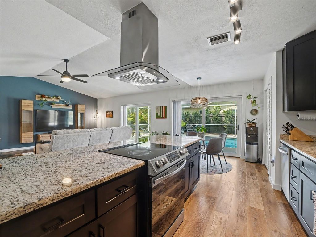 Image 5 of property listing at 4169 MALLARD DRIVE, Safety Harbor, FL 34695